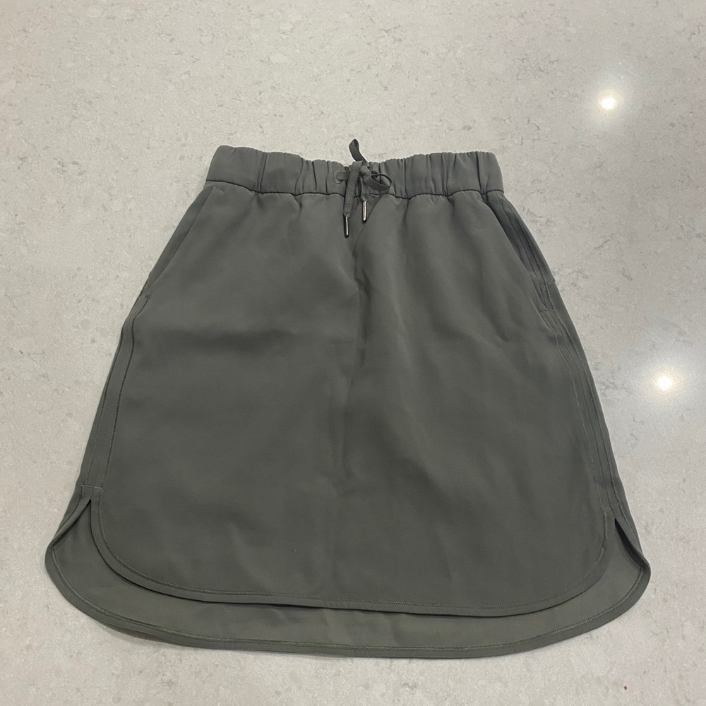 Hunter green On The Fly Skirt, size 6